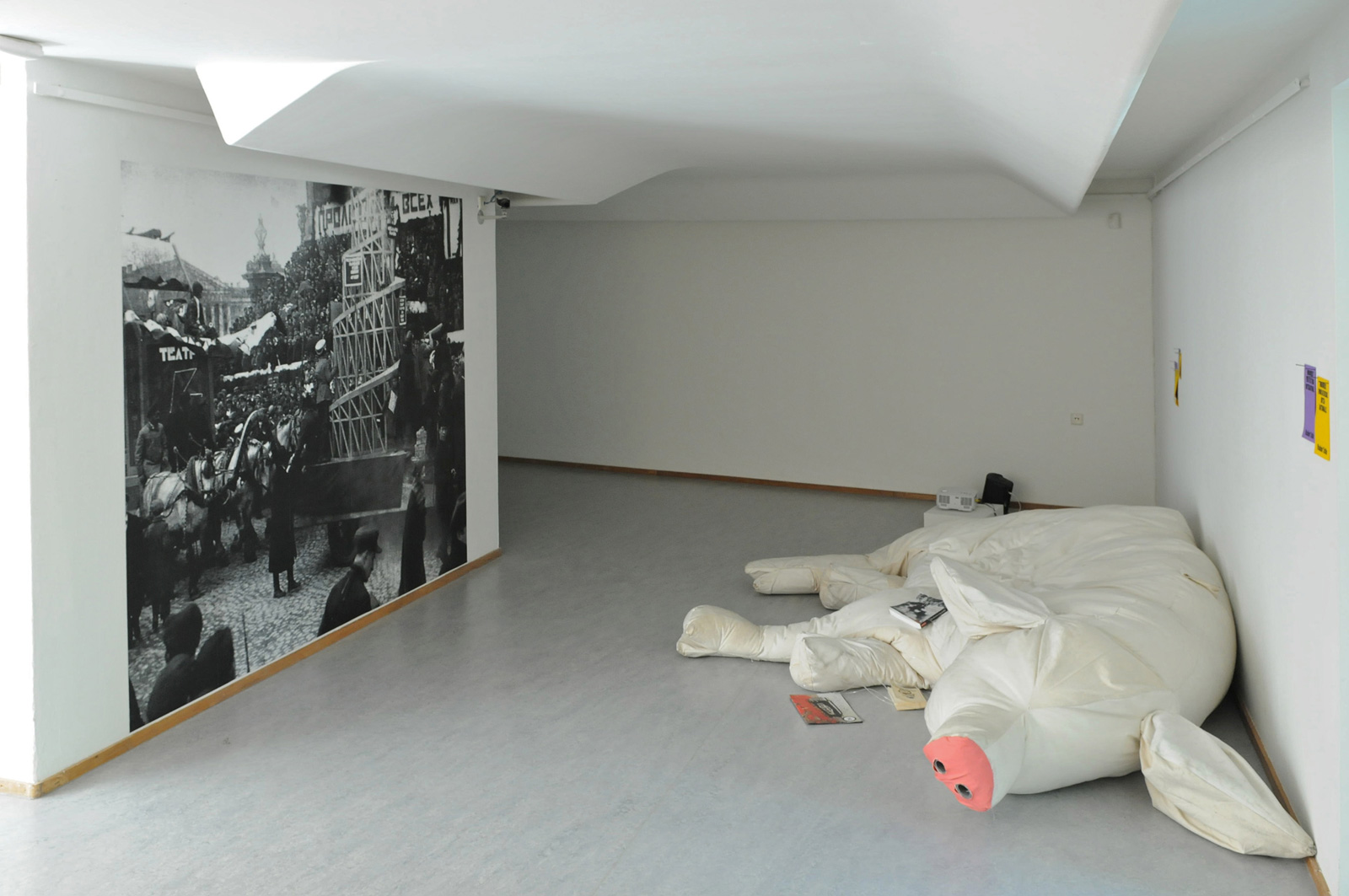 links: Vladimir Tatlin, rechts: Stephen Wilks